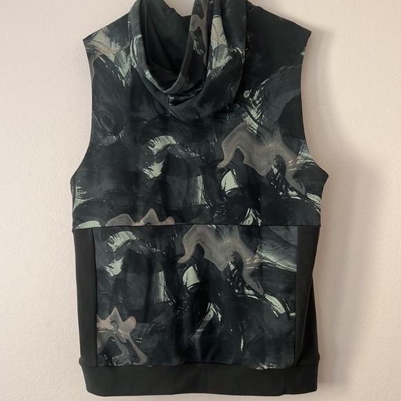 Fabletics Green Hooded Sweatshirt Size Large Men’s Sleeveless - Picture 4 of 5